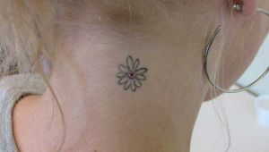 dermal piercing i tattoo 1600 1000