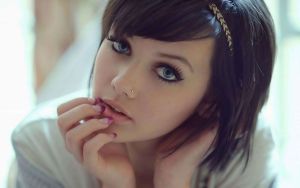 nose.piercing.right 1600 1000 nose.piercing.right 1600 1000